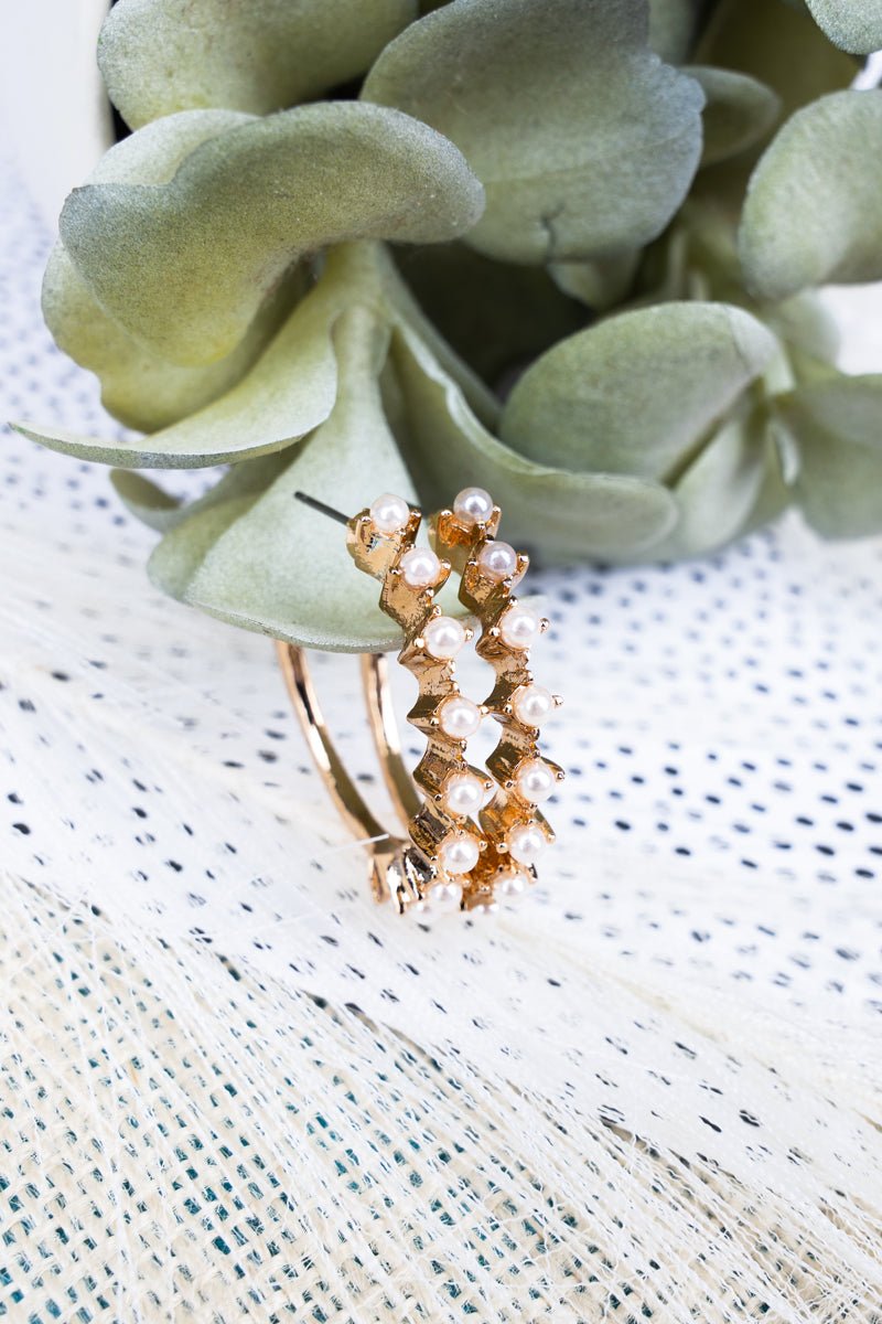 Classic Design Pearl Goldtone Hoop Earrings - Wholesale Accessory Market