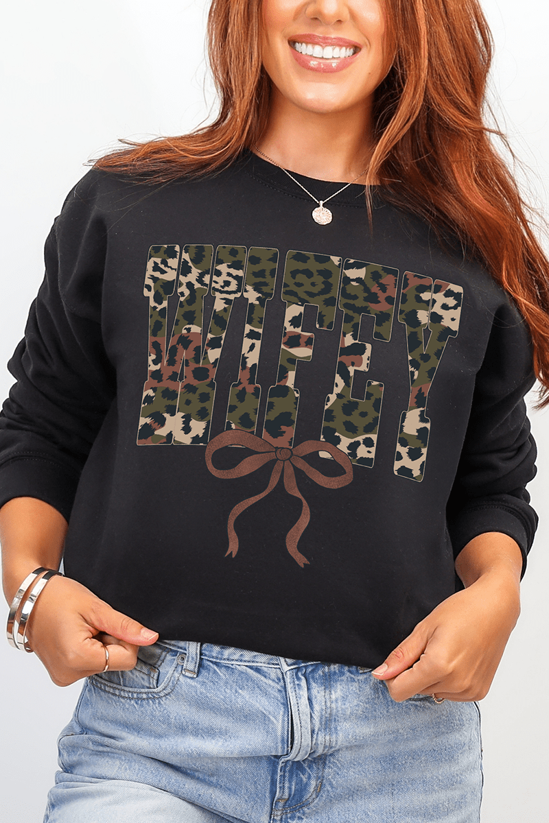 Hunting Wifey Ribbon Heavy Blend Crew Sweatshirt - Wholesale Accessory Market