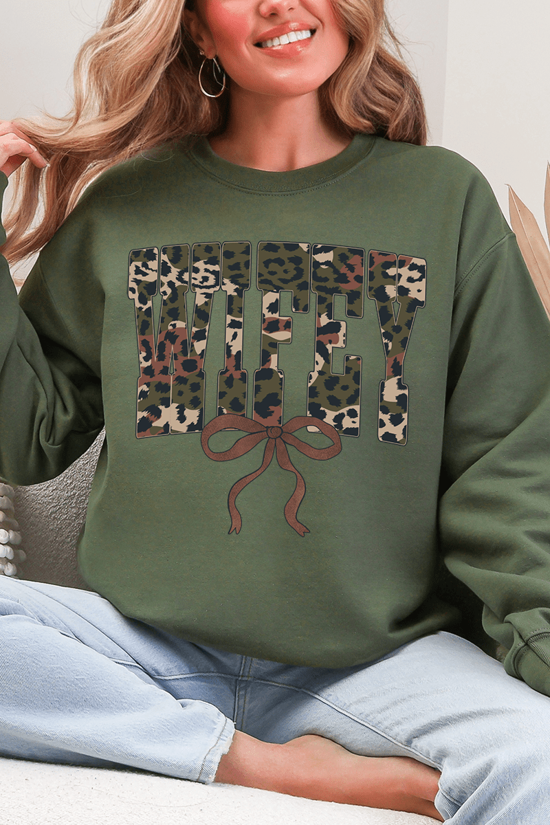 Hunting Wifey Ribbon Heavy Blend Crew Sweatshirt - Wholesale Accessory Market