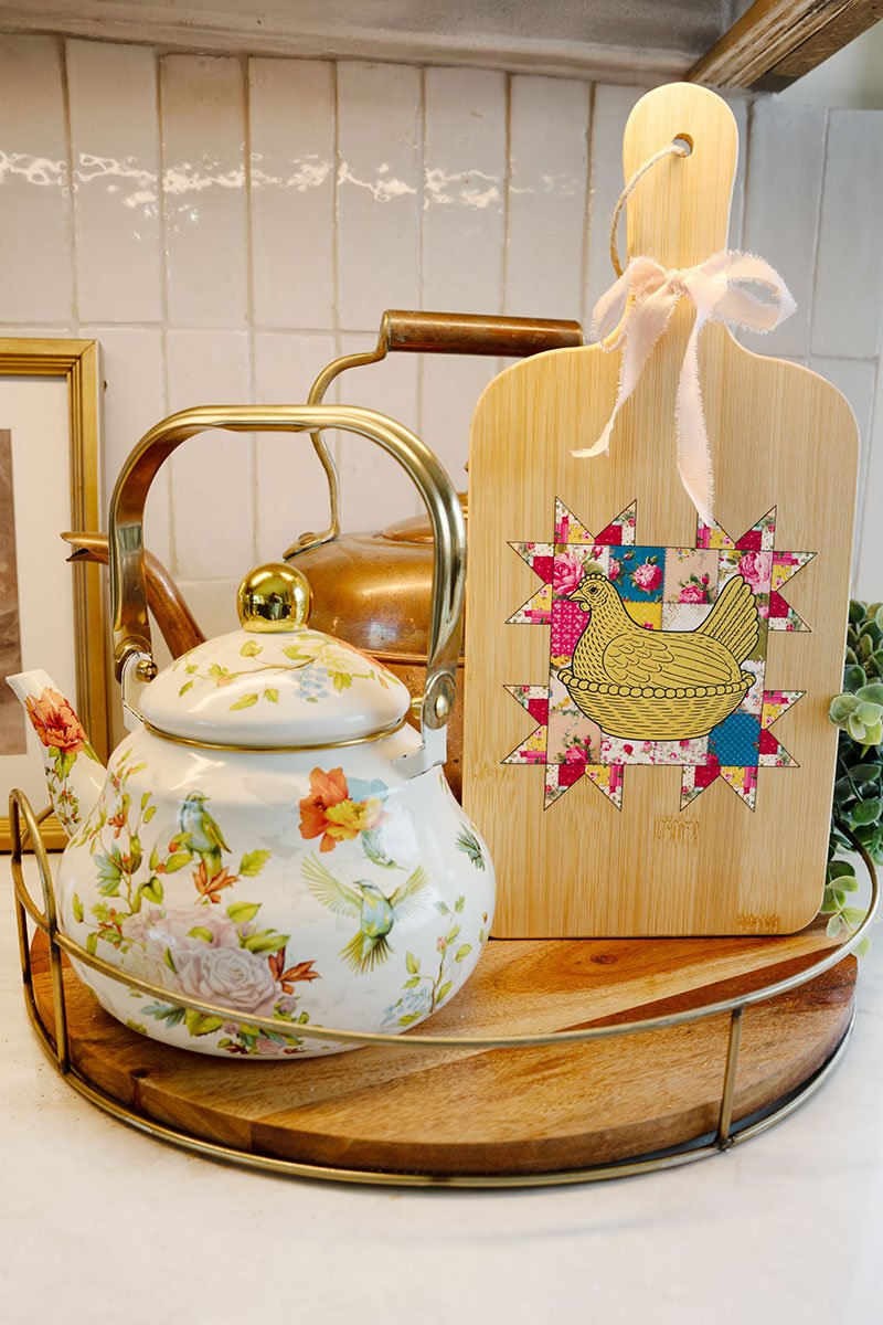 Quilter's Coop Wood Cutting Board - Wholesale Accessory Market