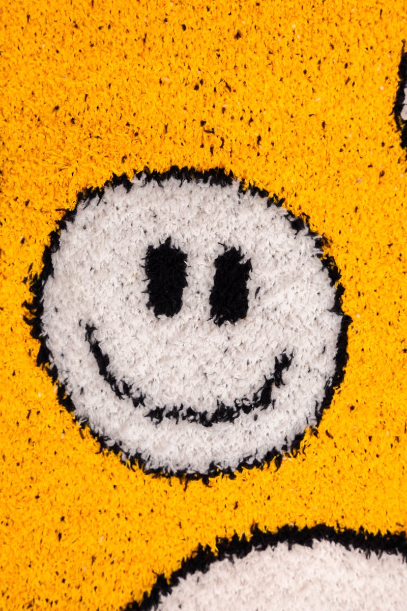 PRE-ORDER! 20% OFF! Cozy Cuddles Big Smiles Blanket **EXPECTED SHIP DATE 10/25** - Wholesale Accessory Market