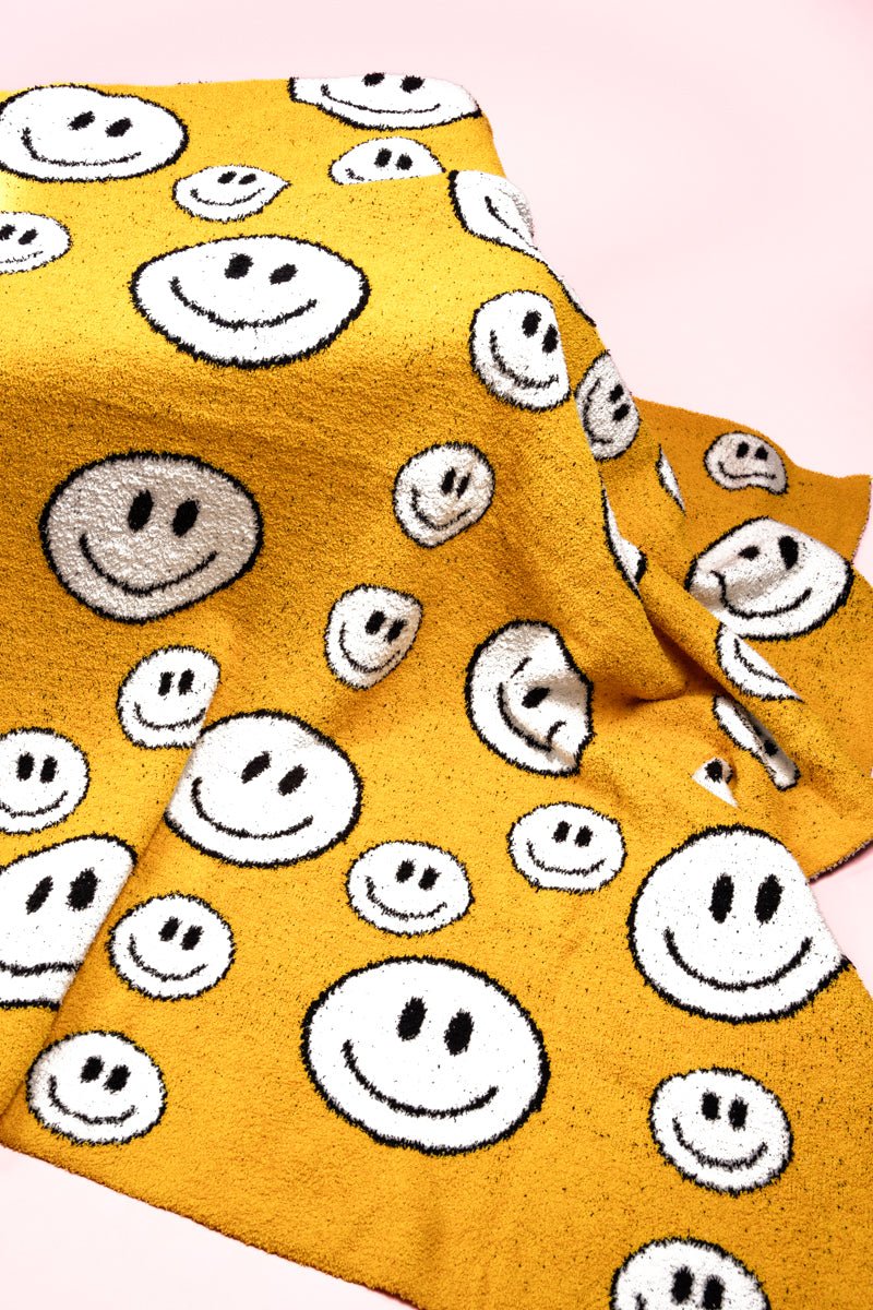 PRE-ORDER! 20% OFF! Cozy Cuddles Big Smiles Blanket **EXPECTED SHIP DATE 10/25** - Wholesale Accessory Market