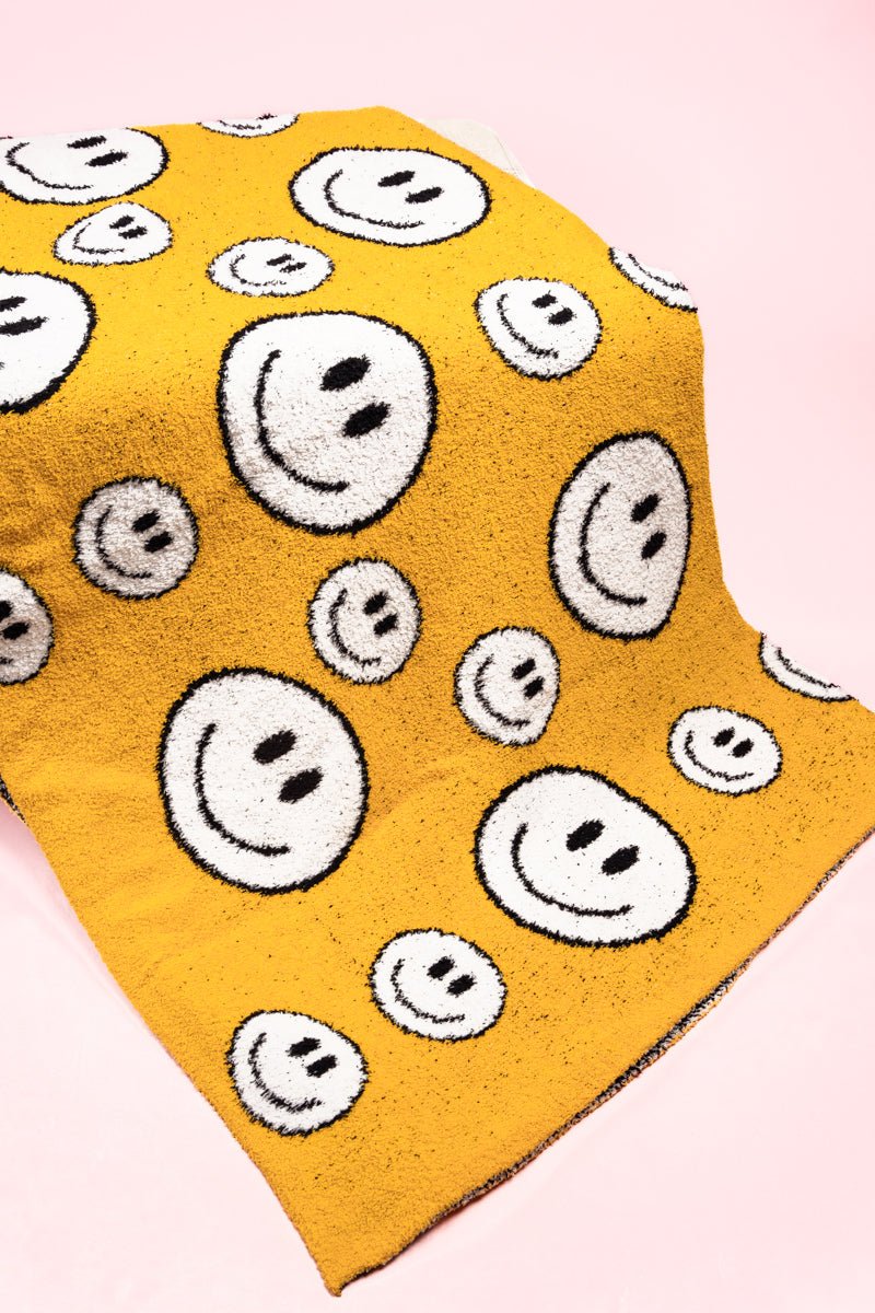 PRE-ORDER! 20% OFF! Cozy Cuddles Big Smiles Blanket **EXPECTED SHIP DATE 10/25** - Wholesale Accessory Market