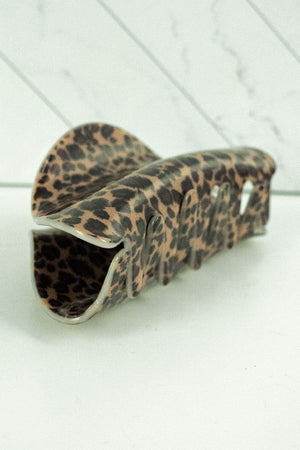 20% OFF! Sika Leopard Oval Hair Claw - Wholesale Accessory Market