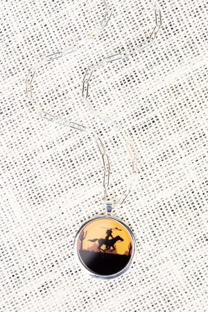 Stampede Silvertone Necklace - Wholesale Accessory Market