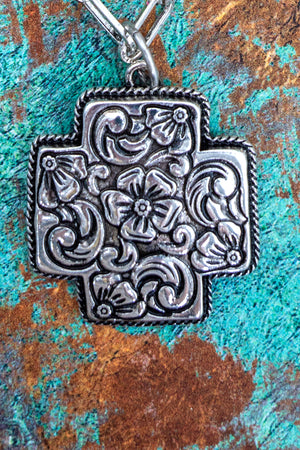 TIPI Graceful Meadow Silvertone Necklace
