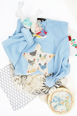 Barn Star Rooster Patchwork Applique Heavy Blend Crew Sweatshirt - Wholesale Accessory Market