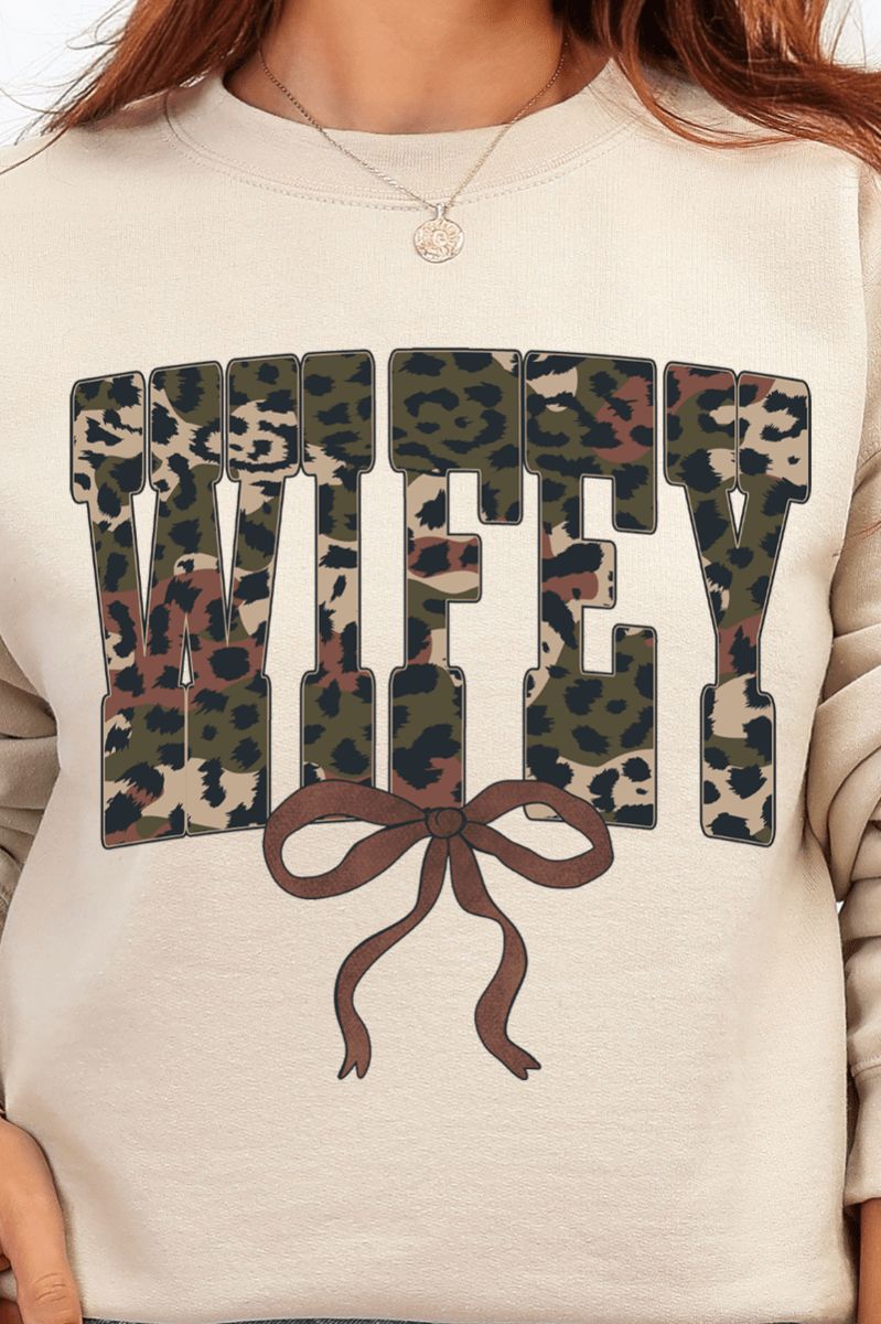 Hunting Wifey Ribbon Heavy Blend Crew Sweatshirt - Wholesale Accessory Market