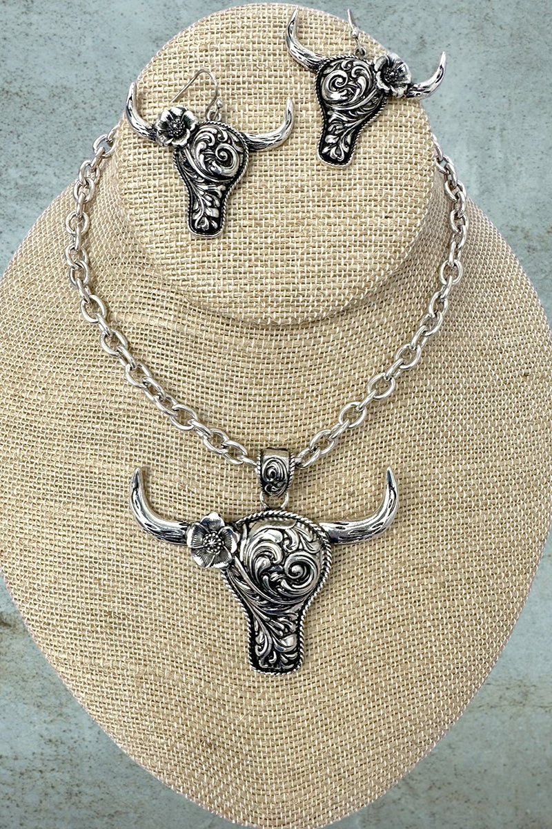 Sunpetal Steer Silvertone Necklace and Earring Set - Wholesale Accessory Market