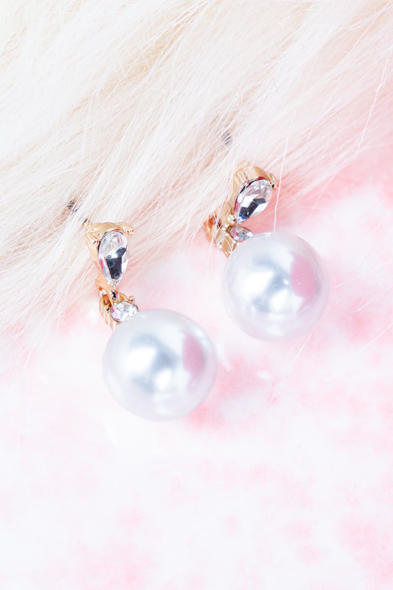 Crystal Avenue Luxe Mode Pearl Goldtone Drop Earrings - Wholesale Accessory Market