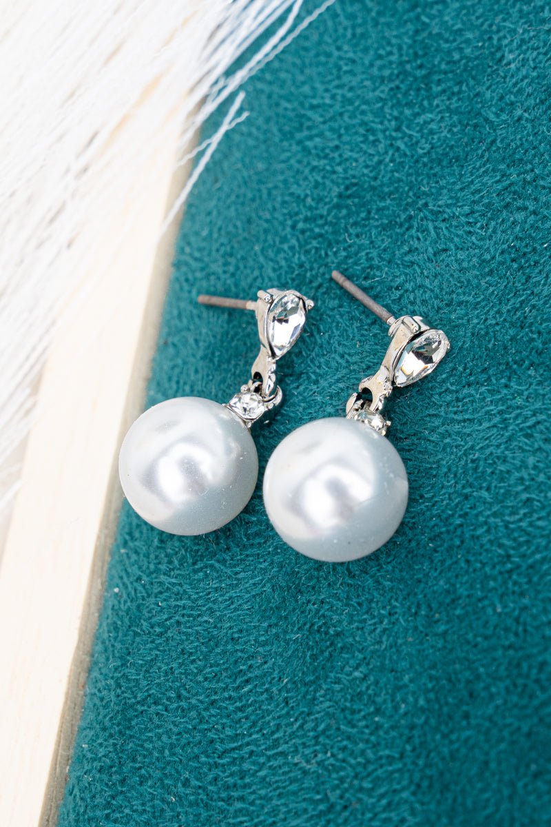 Crystal Avenue Luxe Mode Pearl Silvertone Drop Earrings - Wholesale Accessory Market