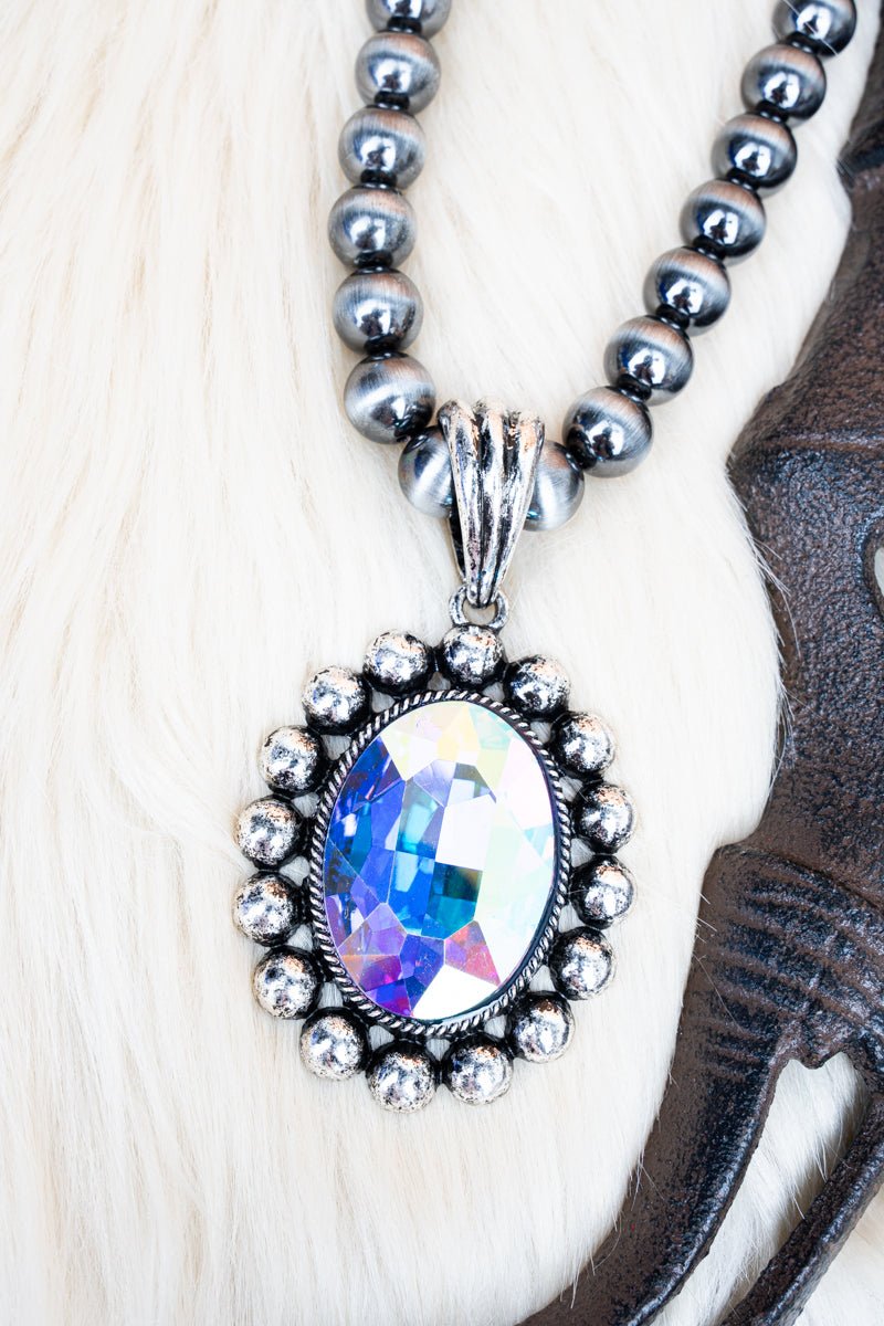 TIPI Iridescent Rhinestone Rodeo Silver Pearl Necklace - Wholesale Accessory Market