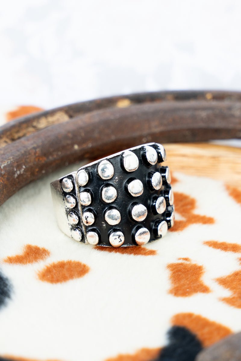 TIPI Star Studded Event Silvertone Stretch Ring - Wholesale Accessory Market