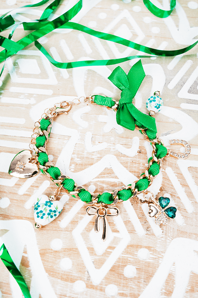 Shiny Luxe Heart of the Emerald Isle Ribboned Chain Charm Bracelet - Wholesale Accessory Market