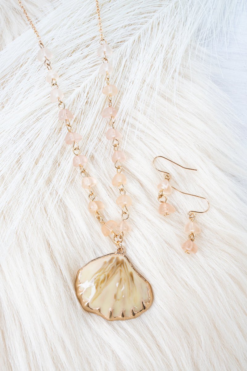 Viola Champagne Coast Natural Seashell Necklace and Earring Set - Wholesale Accessory Market