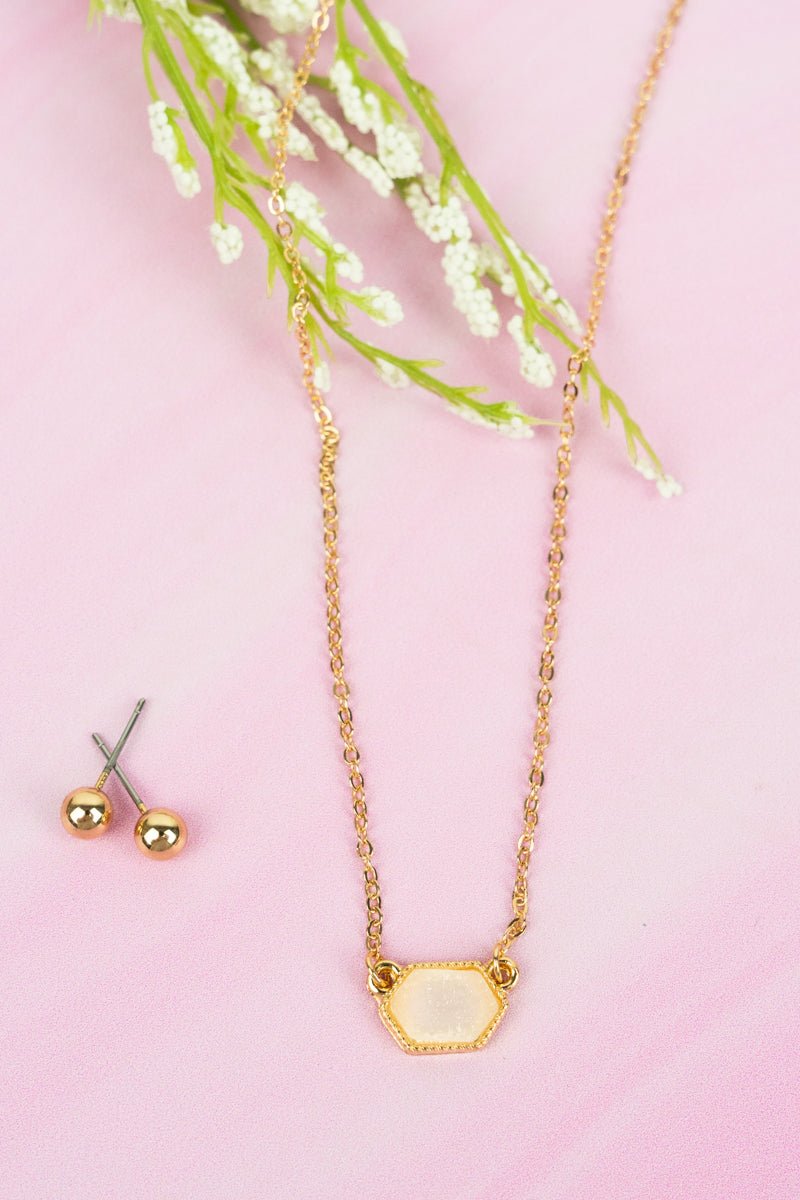 Lucie Oatmeal Druzy Pendant Necklace and Earrings Set - Wholesale Accessory Market