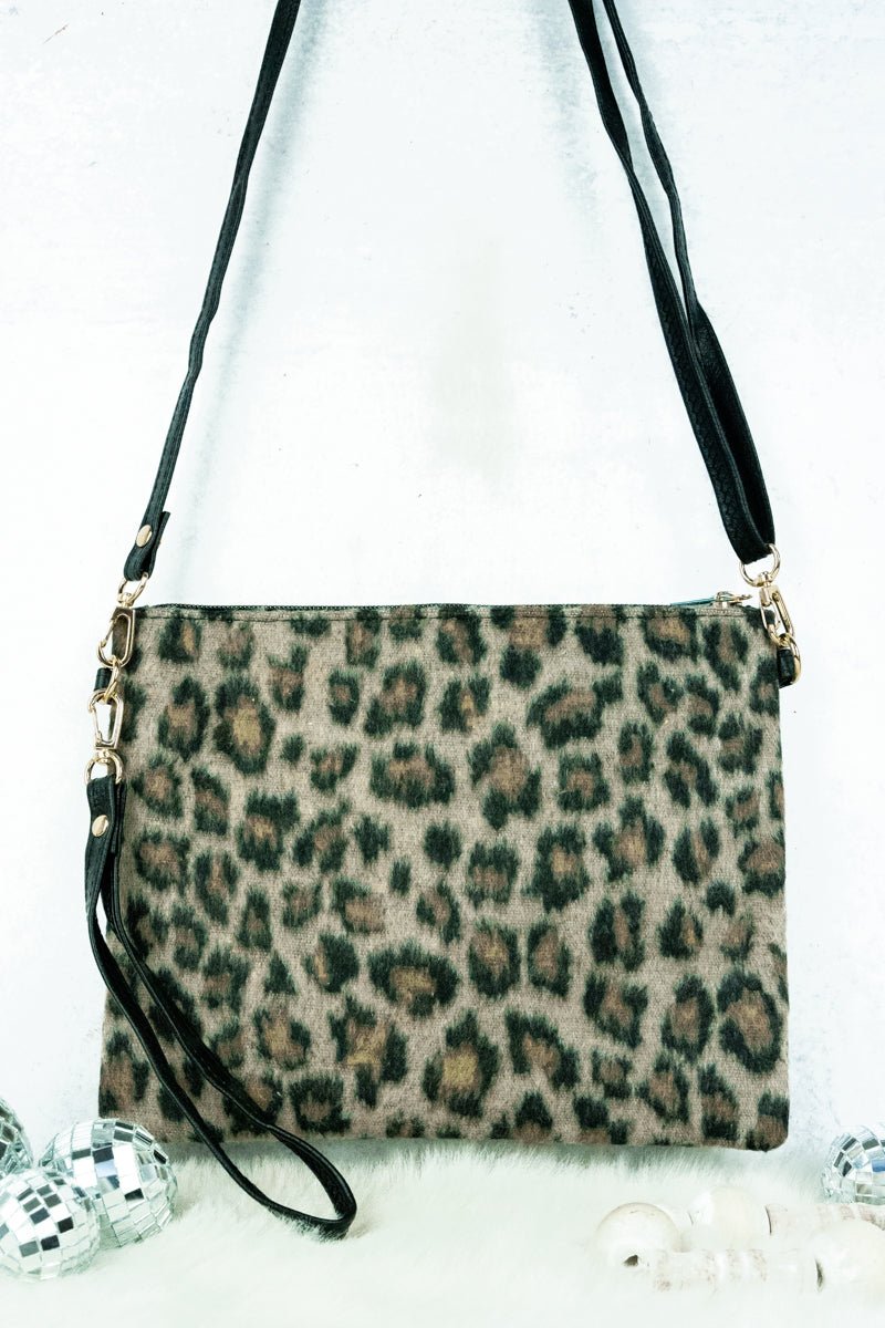 Be Clever Catskills Retreat Crossbody Clutch, Beige - Wholesale Accessory Market